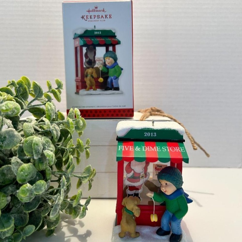 2013 Hallmark Keepsake "Christmas Window" Series Ornament 11th in series